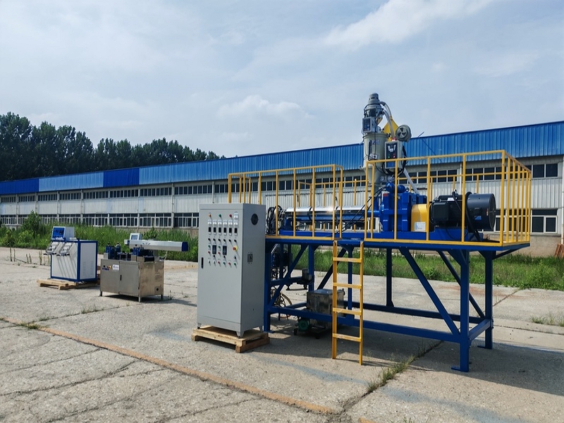 1micro spraying tape making machine