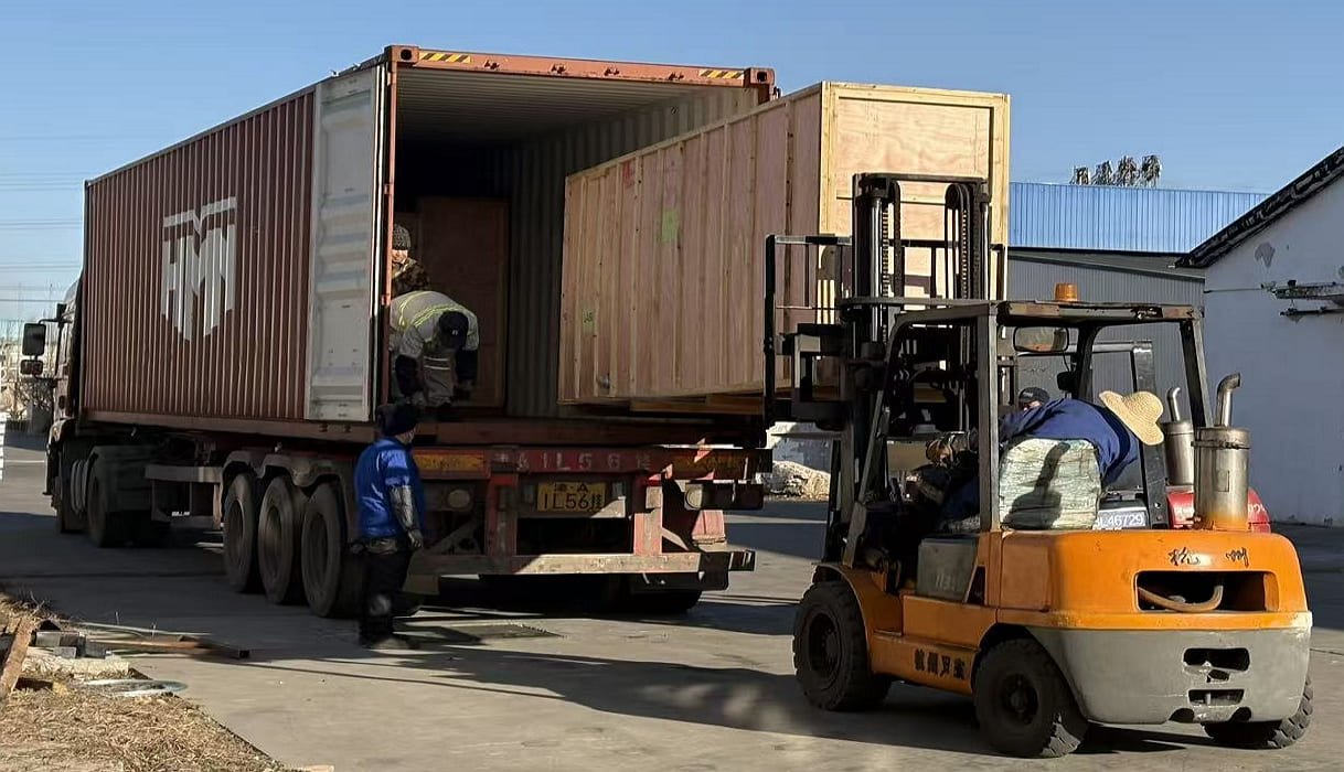 Wooden Case Container Loading